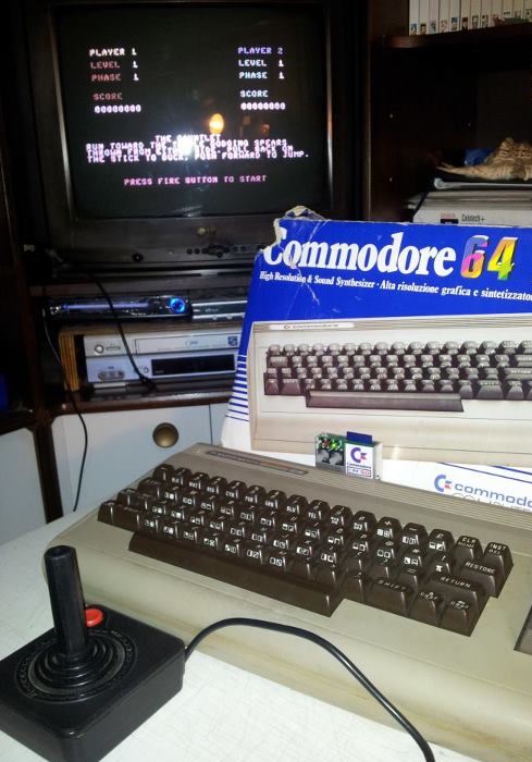 C64conSD C64SD v2.0 Infinity in azione eseguendo Aztec Challenge sul mio C64