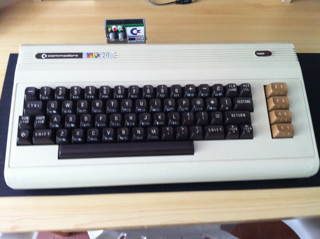 vic20 Commodore VIC20 con C64SD v2.0 Infinity
