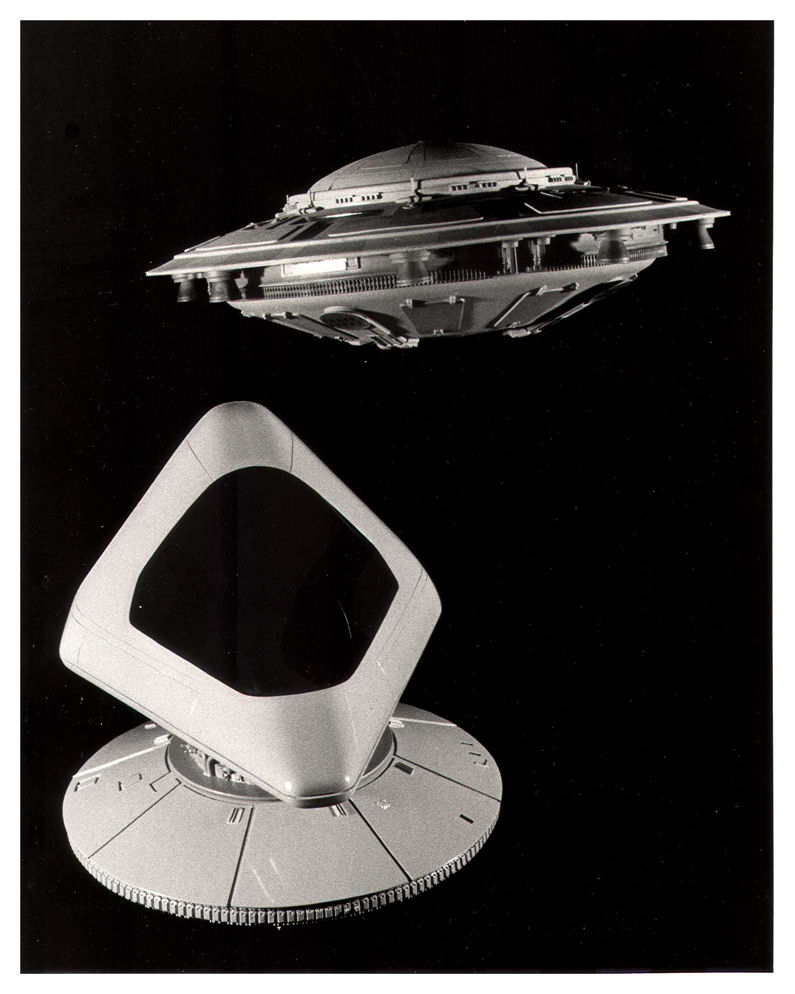 Due modellini costruiti dai tecnici della Lucasfilm. Un Rotofoil da "Ballblazer" e un disco volante suicida da "Rescue on Fractalus".