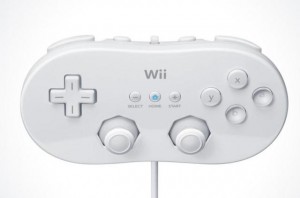 Il pad Classic Standard è identico al pro sul frontale, tranne che per il posizionamento diverso di ZL e ZR sul dorso e l'assenza dell'impugnatura ergonomica
