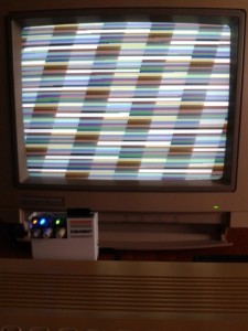 Serpentix è in caricamento come un comunissimo file .tap. Strisce orizzontali, tempo di attesa...tutto come se avessimo il SINGOLO .tap.